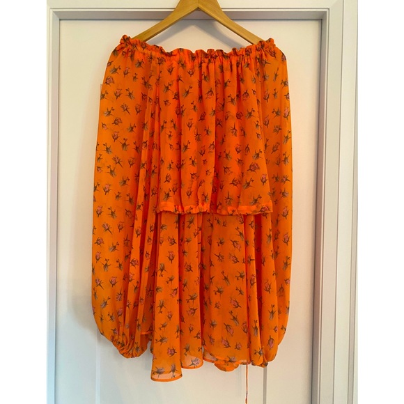 Beautiful off the shoulder floral dress. Stunning for a night out! - Picture 8 of 8